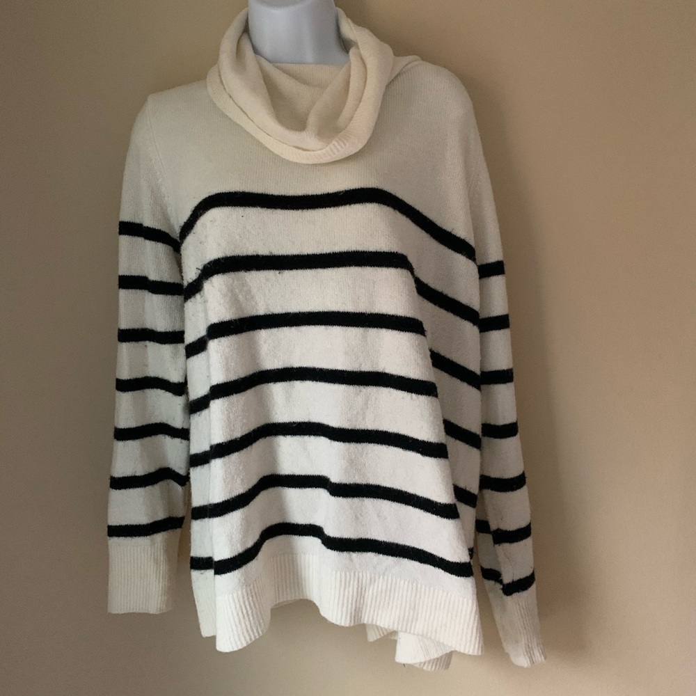 Old navy cowl neck comfy sweater